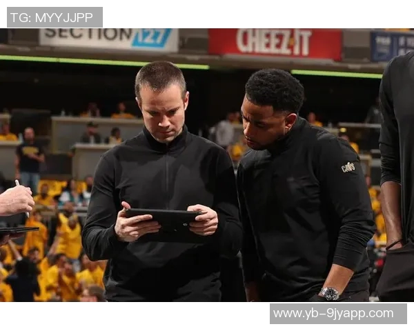 主帅奥特迎来执教首胜布克分享球队为其制作祝贺视频的温馨时刻